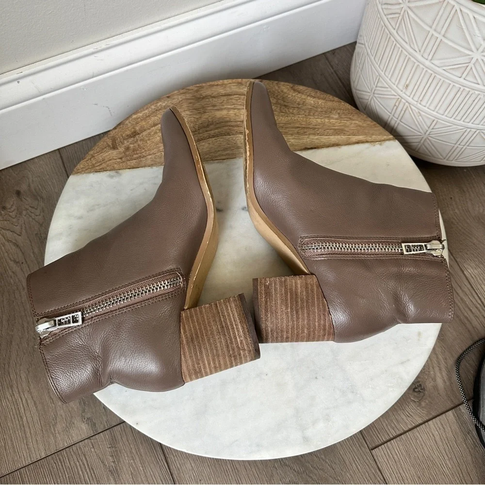 Charles David pebbled leather boots Brown Gray block Heel shoes size 7.5